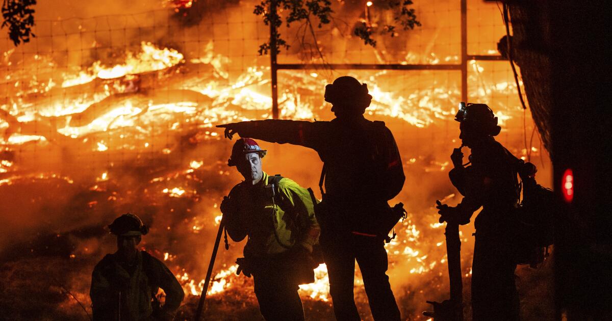 Firefighters hold back Pickett fire in Napa County amid 'thermal belt'