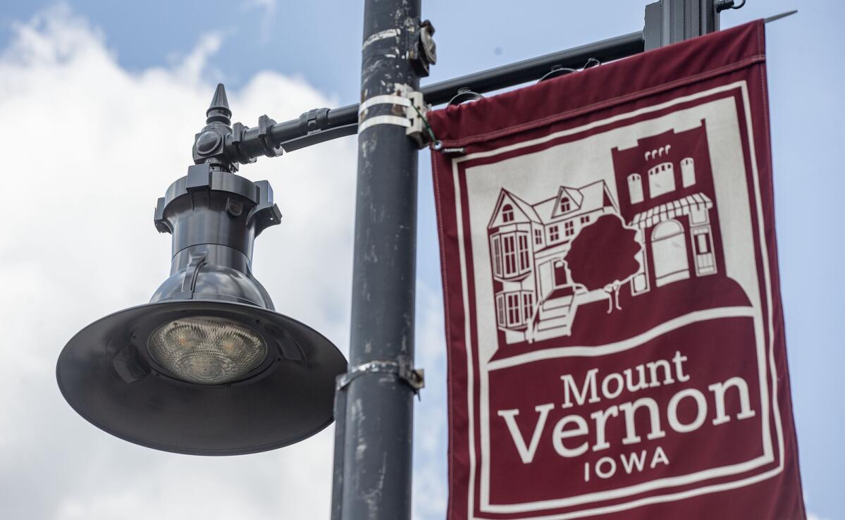 Alliant Energy pilot program brings ‘smart streetlights’ to Mount Vernon