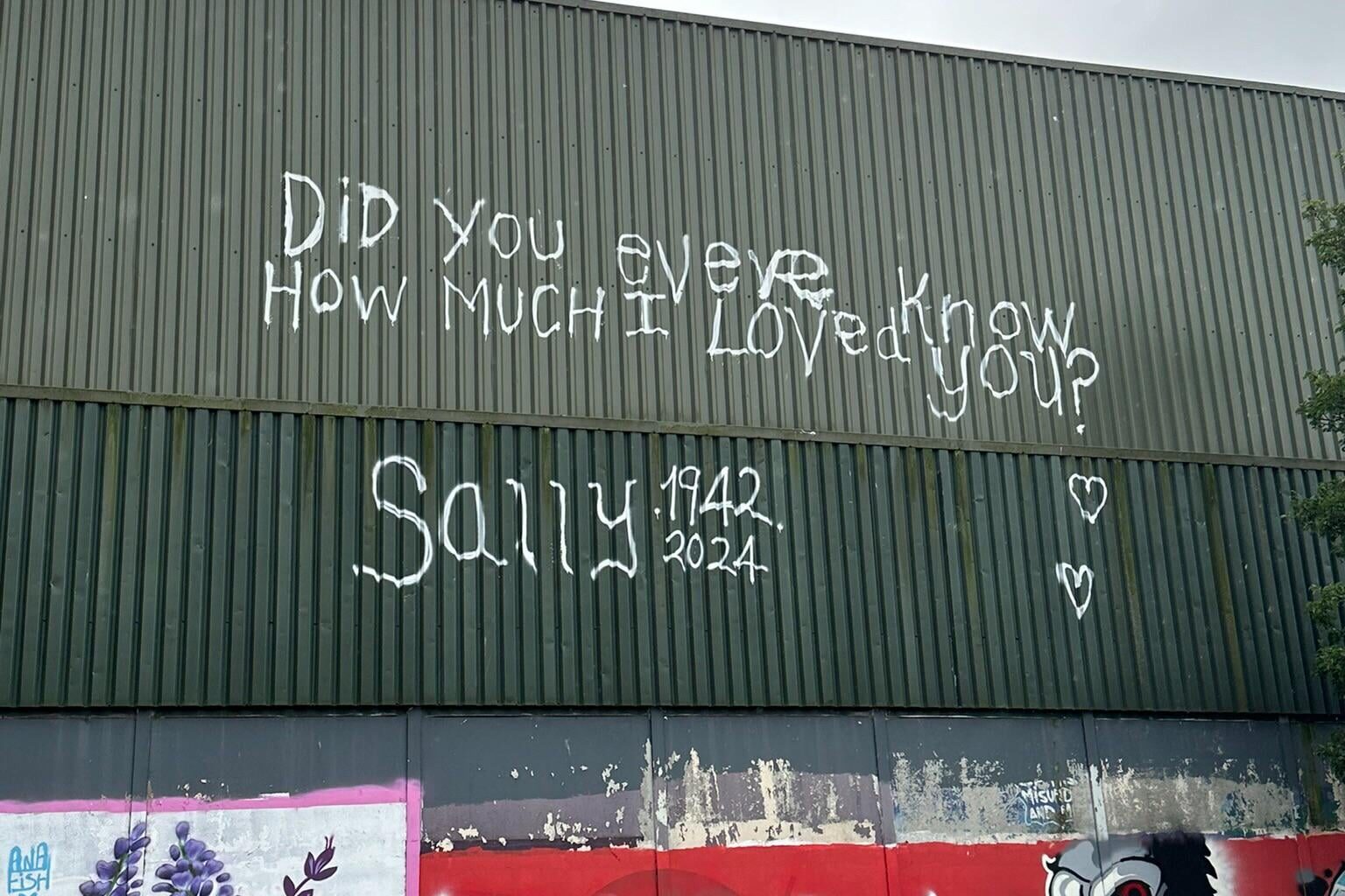 I wonder what the story is here? Does anyone know?