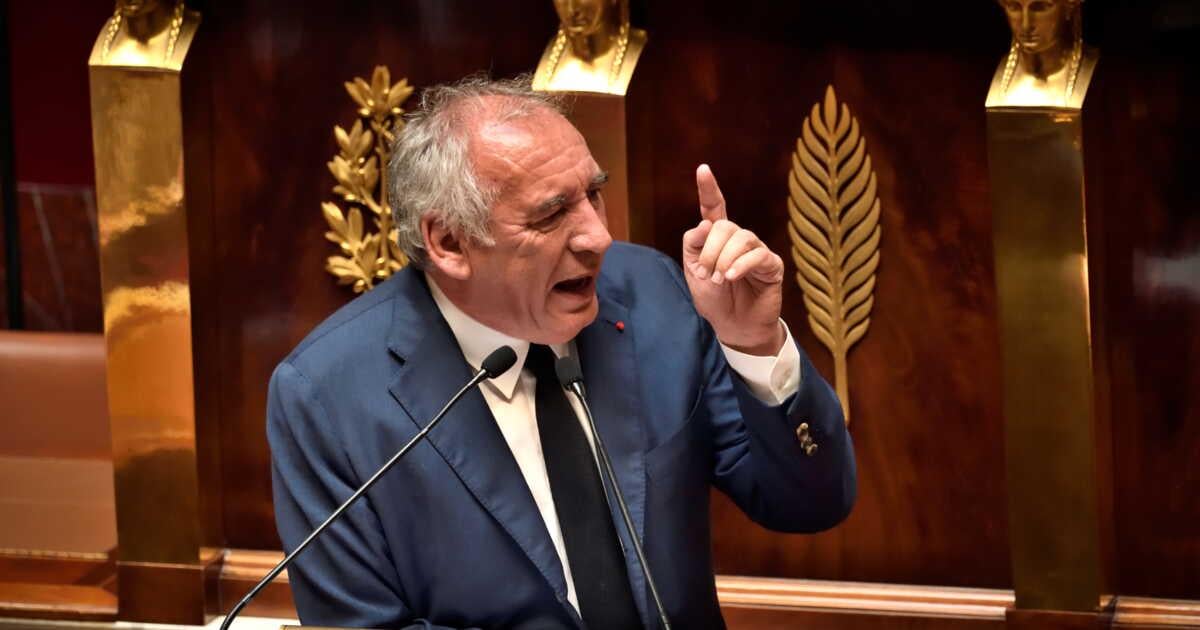 « Le pays est devant de grands risques, tiens, nous allons le bloquer !», François Bayrou
