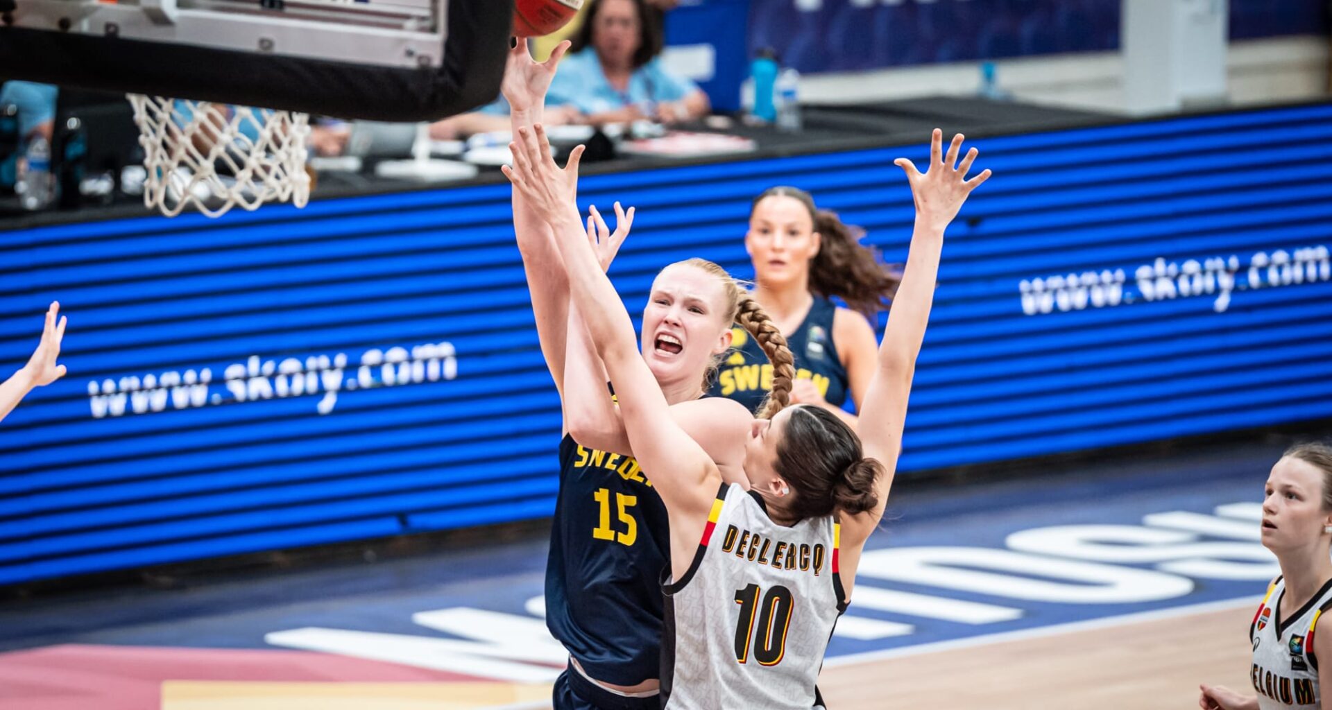 Trygger comes up clutch for Sweden; Spain and Italy to meet in last four | FIBA Basketball