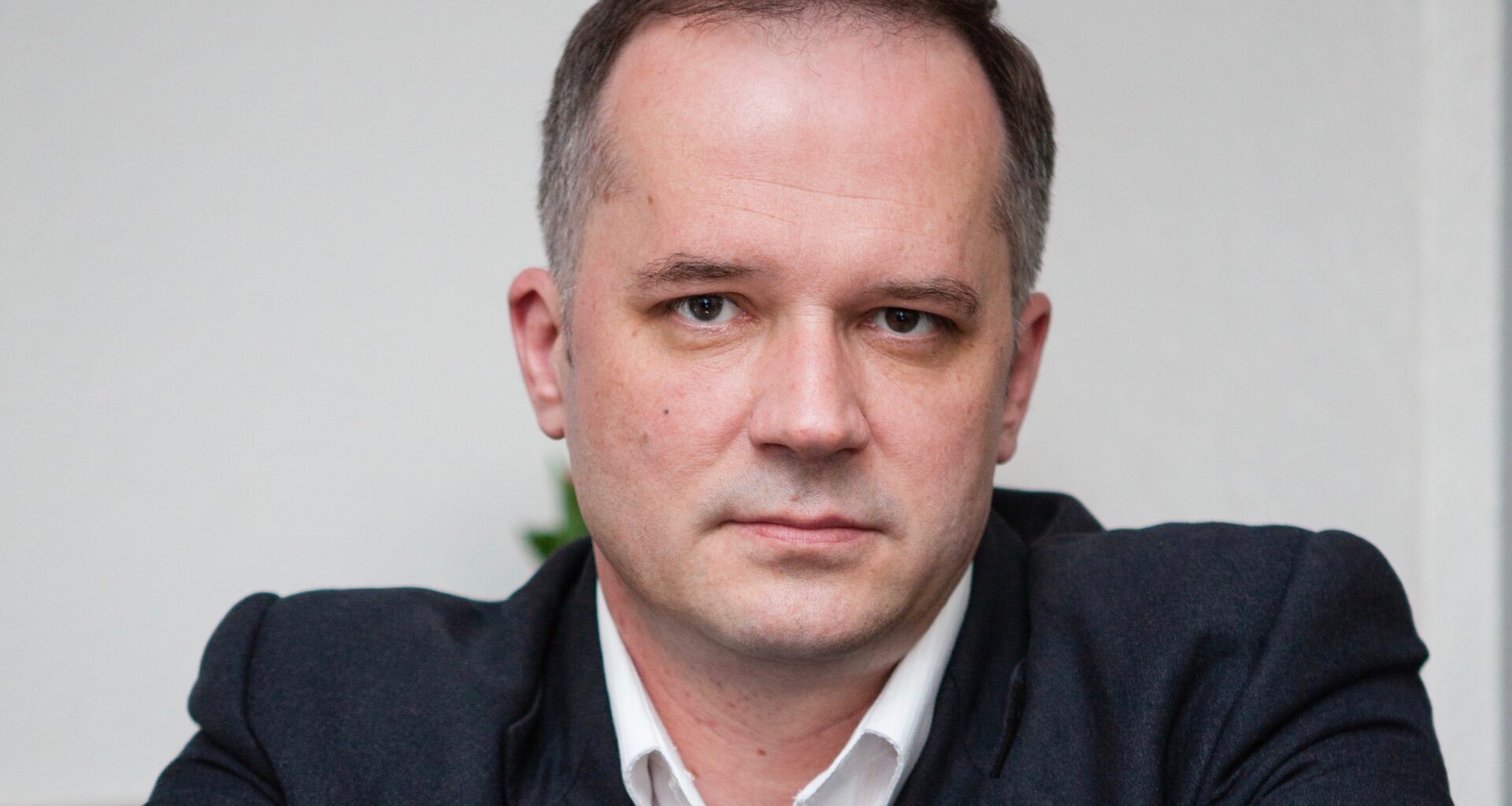 MARIÁN VITKOVIČ: SLOVENSKO MÔŽE ZACHRÁNIŤ LEN VLÁDA NÁRODNEJ SPÁSY, INAK REÁLNE SKONČÍ