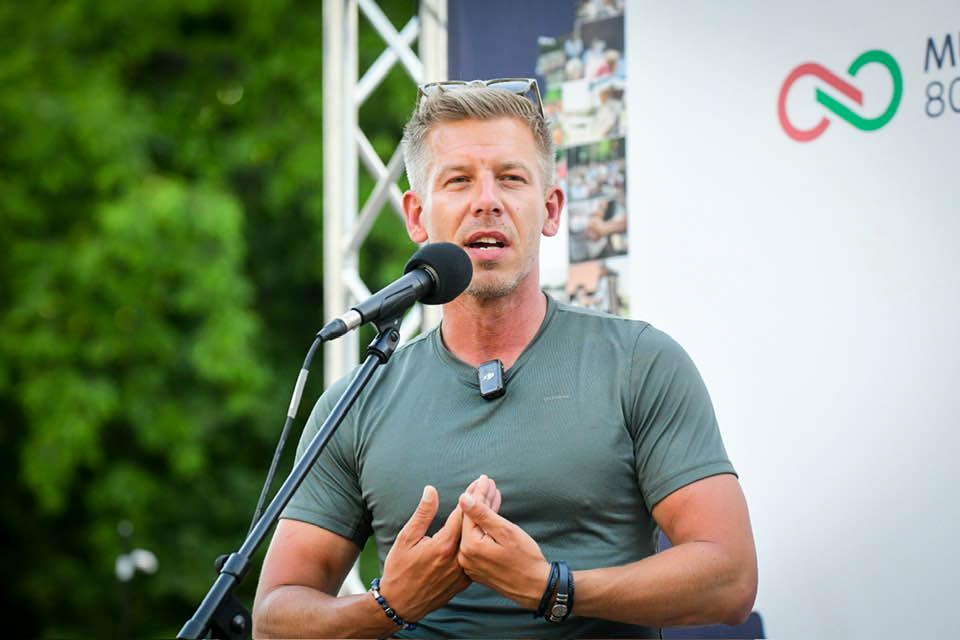 Magyar Péter: Egy napja nem működik a receptek kiváltásához is szükséges EESZT rendszer.