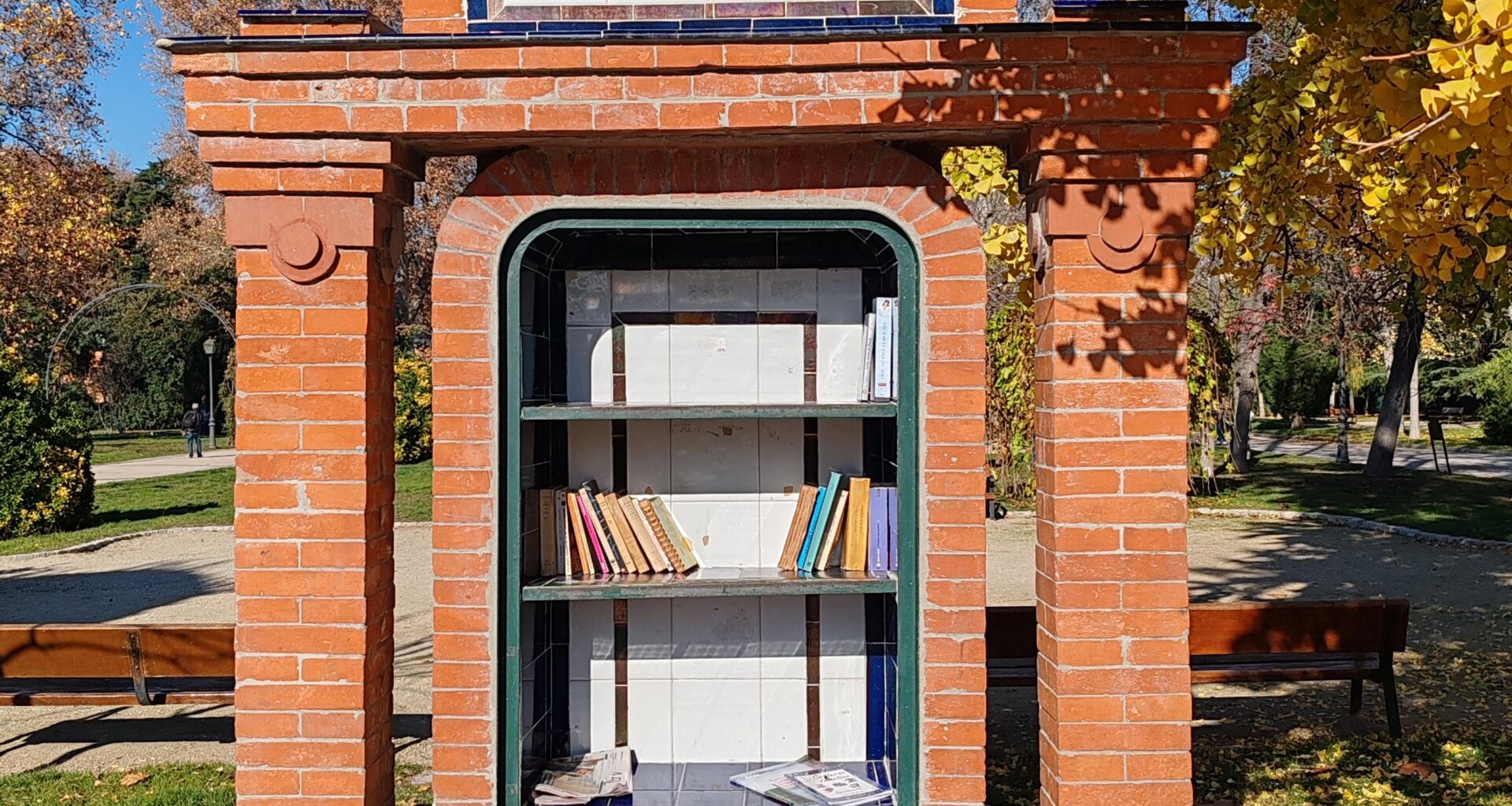 Swap library, Retiro Park, Madrid, Spain. ( oc)