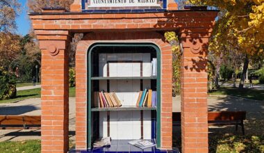 Swap library, Retiro Park, Madrid, Spain. ( oc)