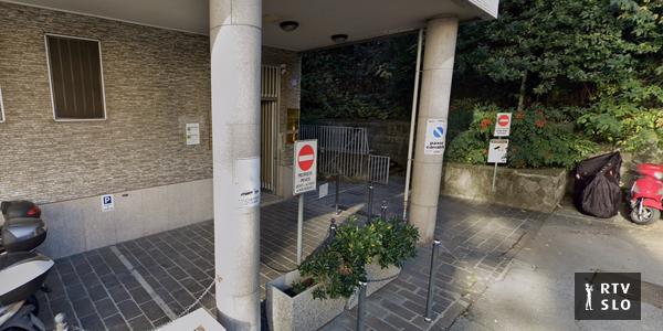 Žaljiv napis na slovenskem konzulatu v Trstu