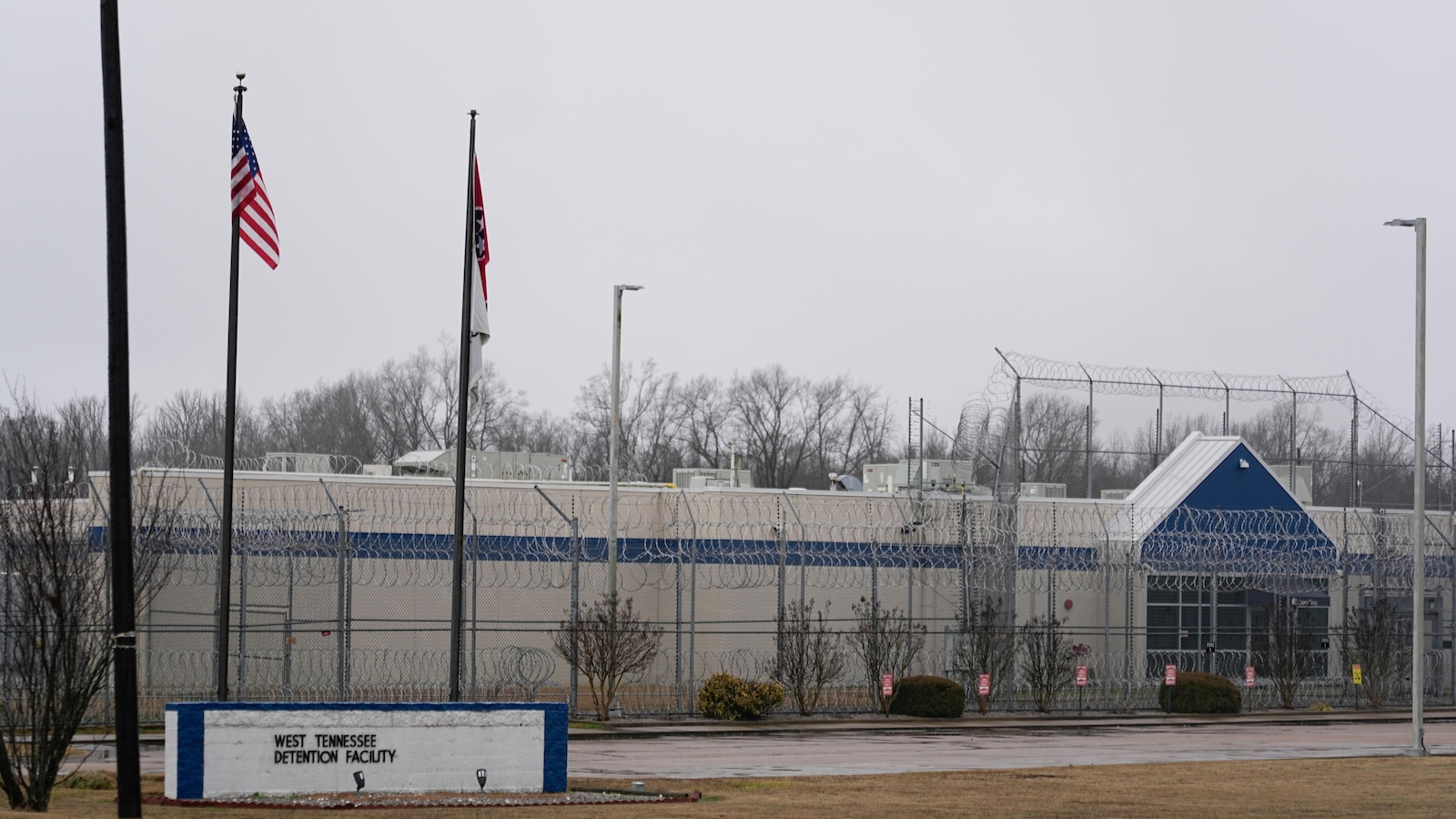 Tennessee town approves deals to turn closed prison into immigration detention facility