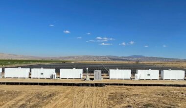 Hundreds of Old EV Batteries Have New Jobs in Texas: Stabilizing the Grid /   “You haven’t heard about it much to date, but you will be hearing a lot more about it going forward.”
– Freeman Hall, B2U Storage Solutions, speaking about second-life EV battery use  
#GlobalCarbonFeeAndDividendPetition