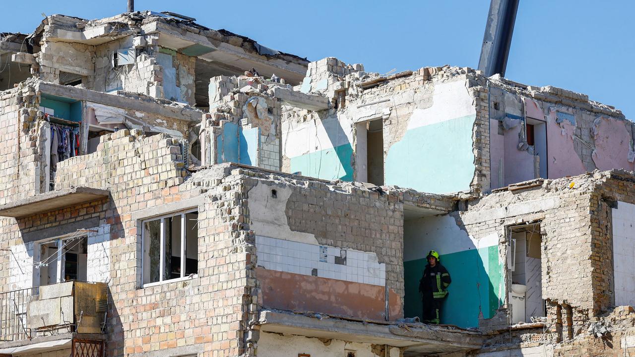 Ukraine-Liveblog: ++ Erneut Tote nach russischem Angriff ++