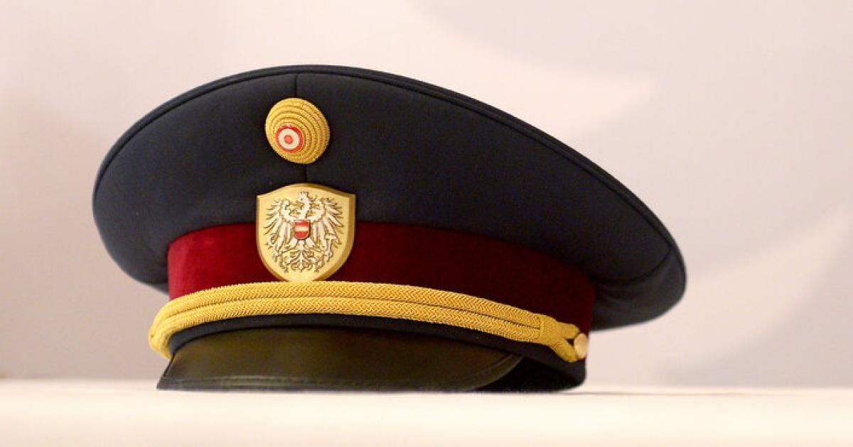 Polizist lag nackt und betrunken im Stiegenhaus seiner Dienststelle