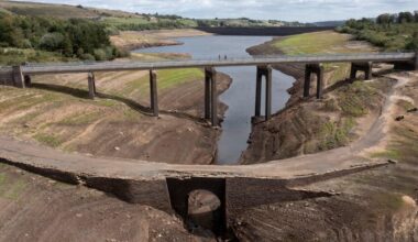 UK government suggests deleting files to save water