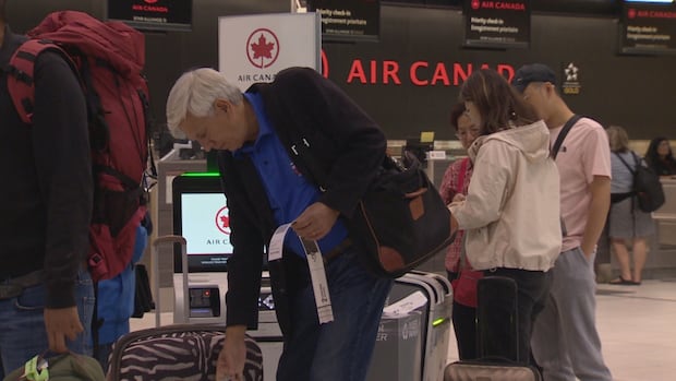 Alberta Air Canada passengers on edge as strike looms