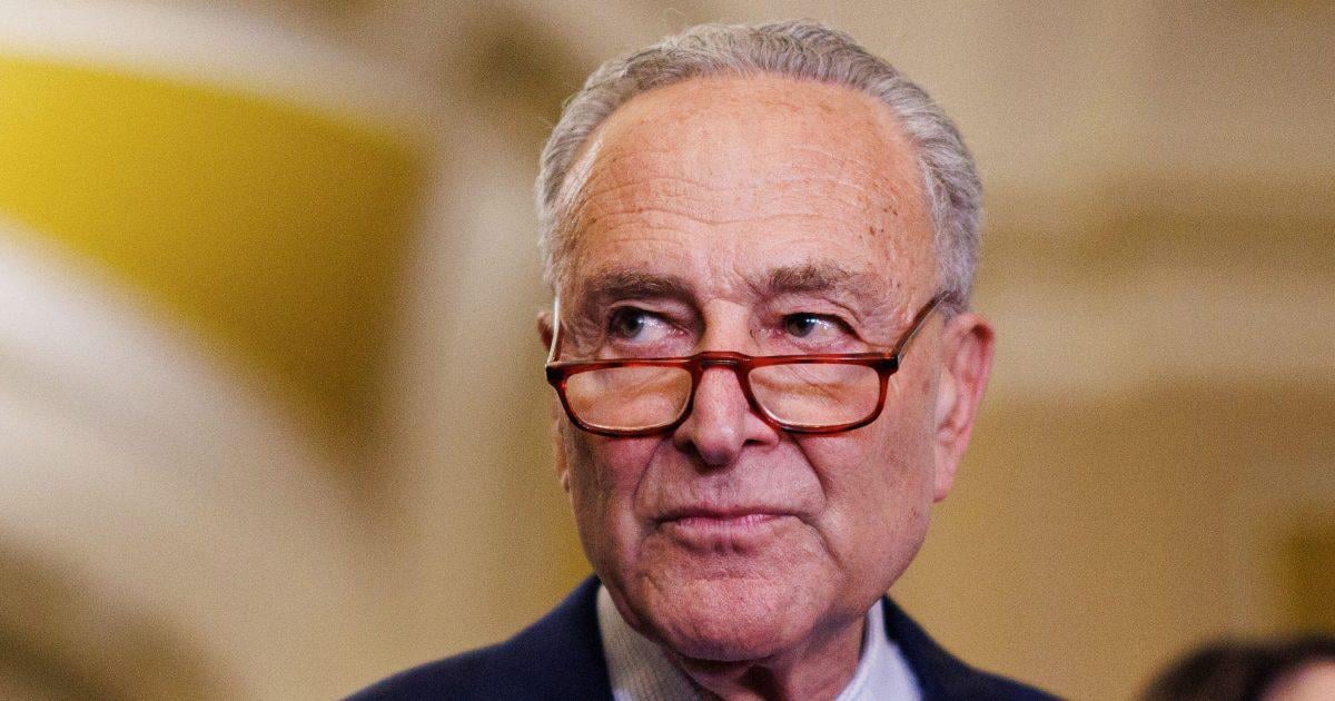 Bylo to jen divadlo. Trump legitimizoval Putina a nic za to nedostal, tvrdí lídr amerických demokratů