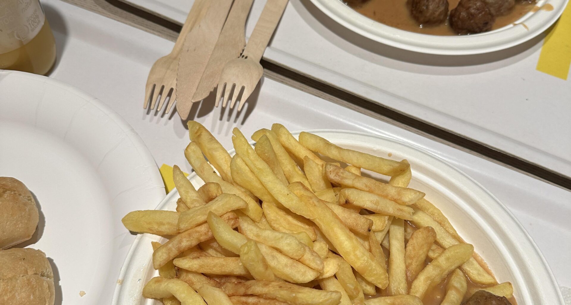 Ikea a servir tudo em loiça descartável?