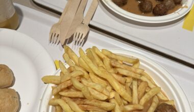Ikea a servir tudo em loiça descartável?