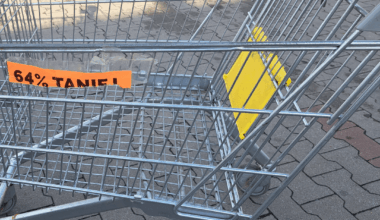 Biedronka is selling a shopping cart