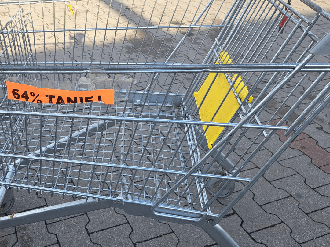 Biedronka is selling a shopping cart