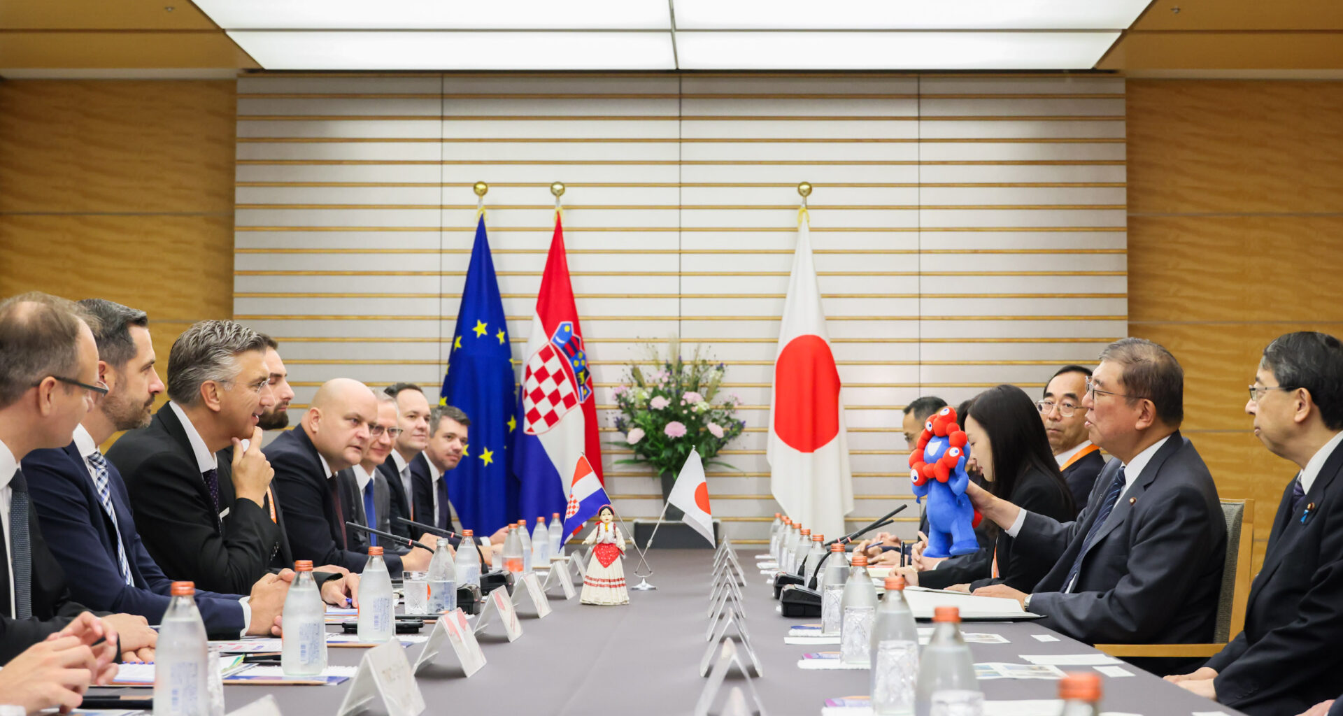 Japan-Croatia Summit Meeting (Summary) (Diplomatic Relations)