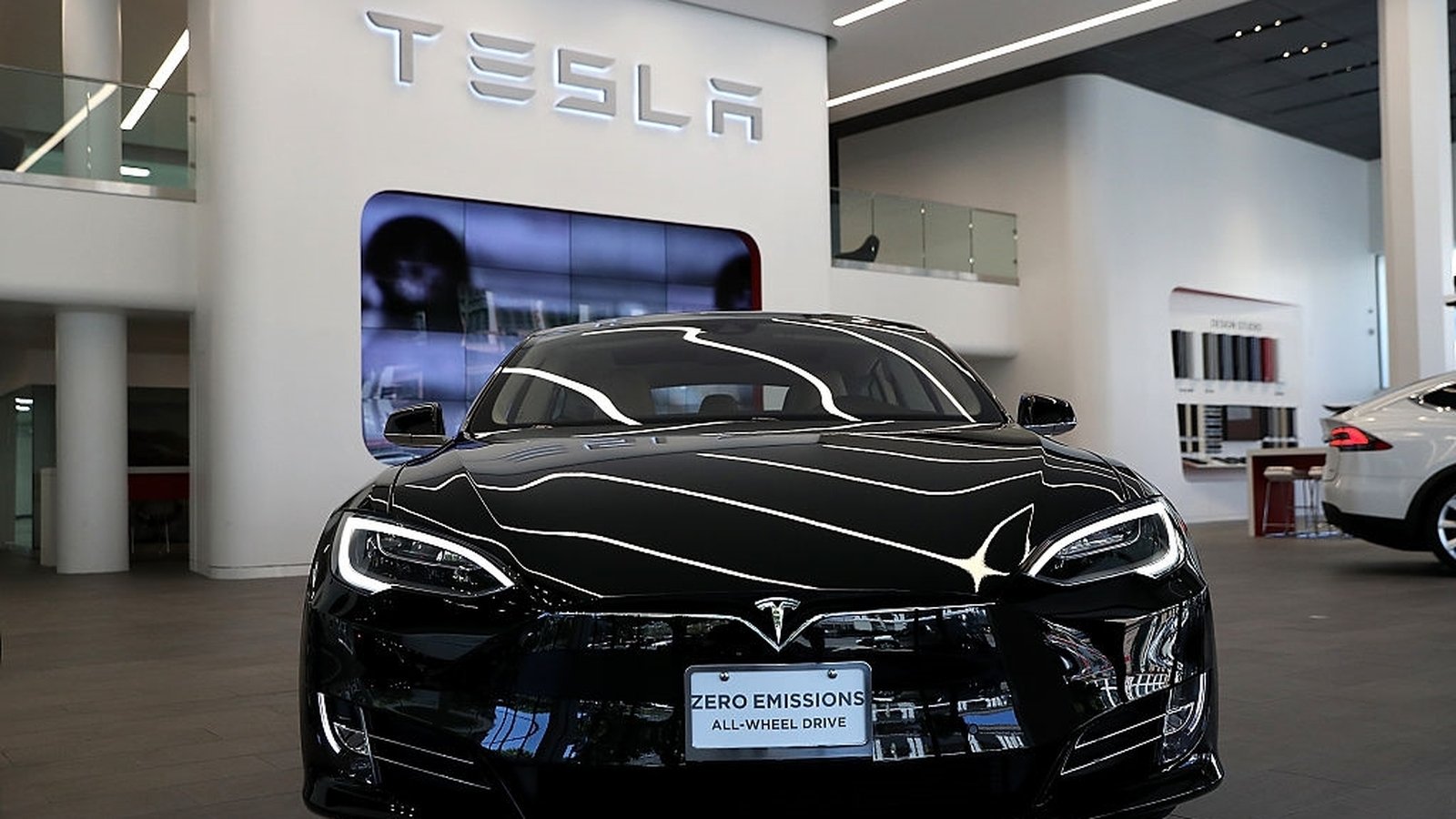 Revenues at Tesla Ireland slump by 18% in 2024