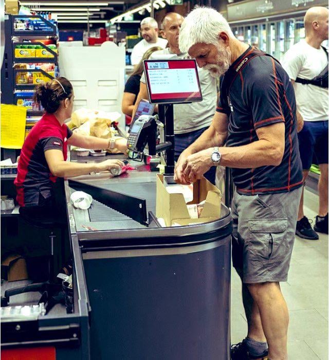 A tourist met Czech President Petr Pavel while on vacation in a Romanian supermarket