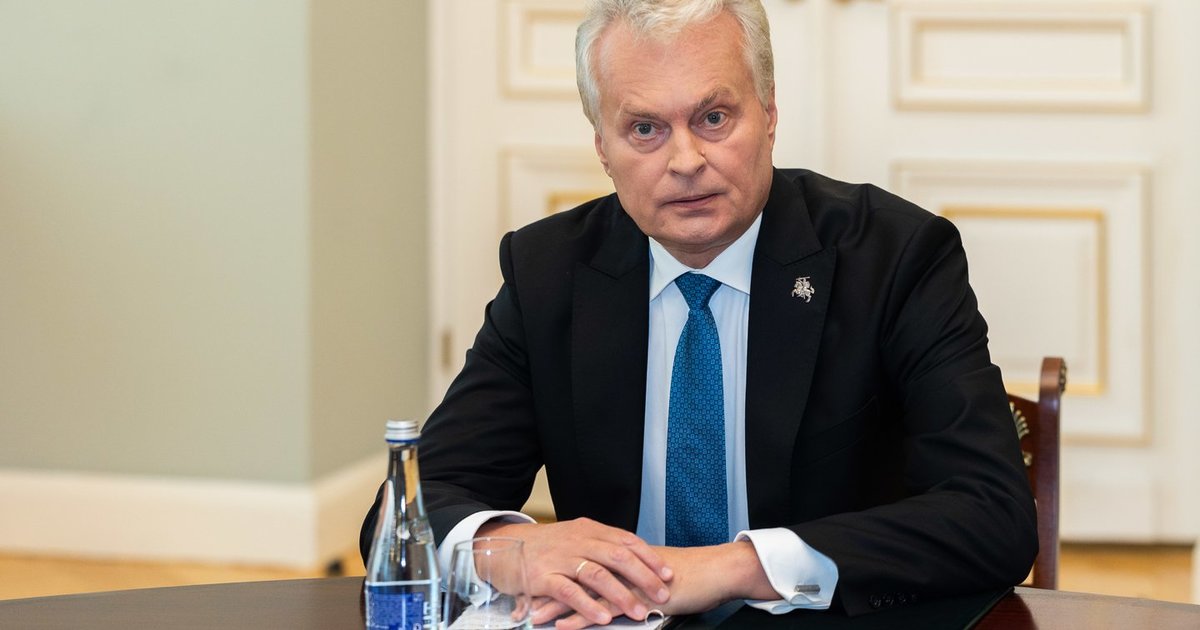Nausėda Adomavičiui prašo duoti šansą: „Žmogus turi potencialą tobulėti“
