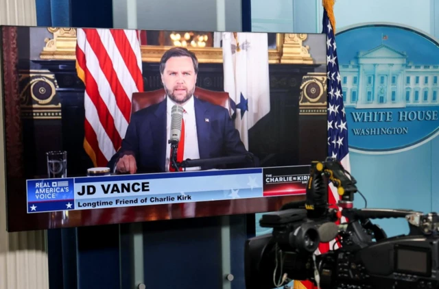 Vance apareció este lunes en el podcats que presentaba Kirk antes de su muerte.