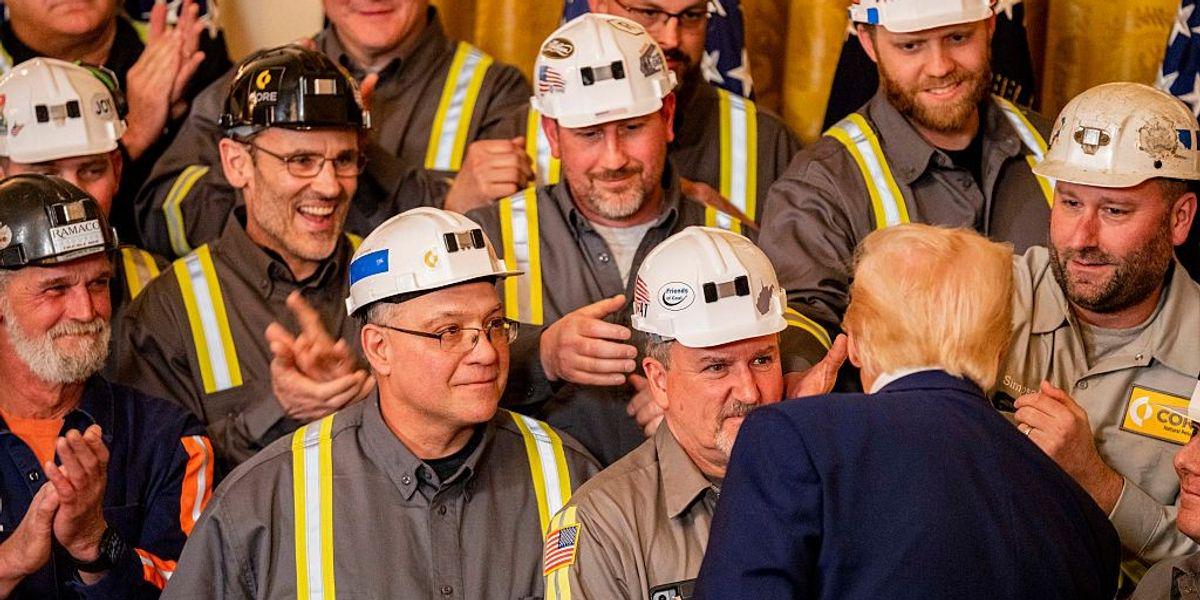 Public and Planet to 'Pay the Price' as Trump Props Up Coal With $625 Million Bailout | One campaigner called it “nothing more than a wealth transfer from the American people to Trump’s billionaire friends sitting atop a failing industry.”