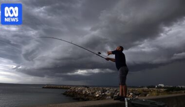 Surprise La Niña hints at another wet and stormy Australian summer