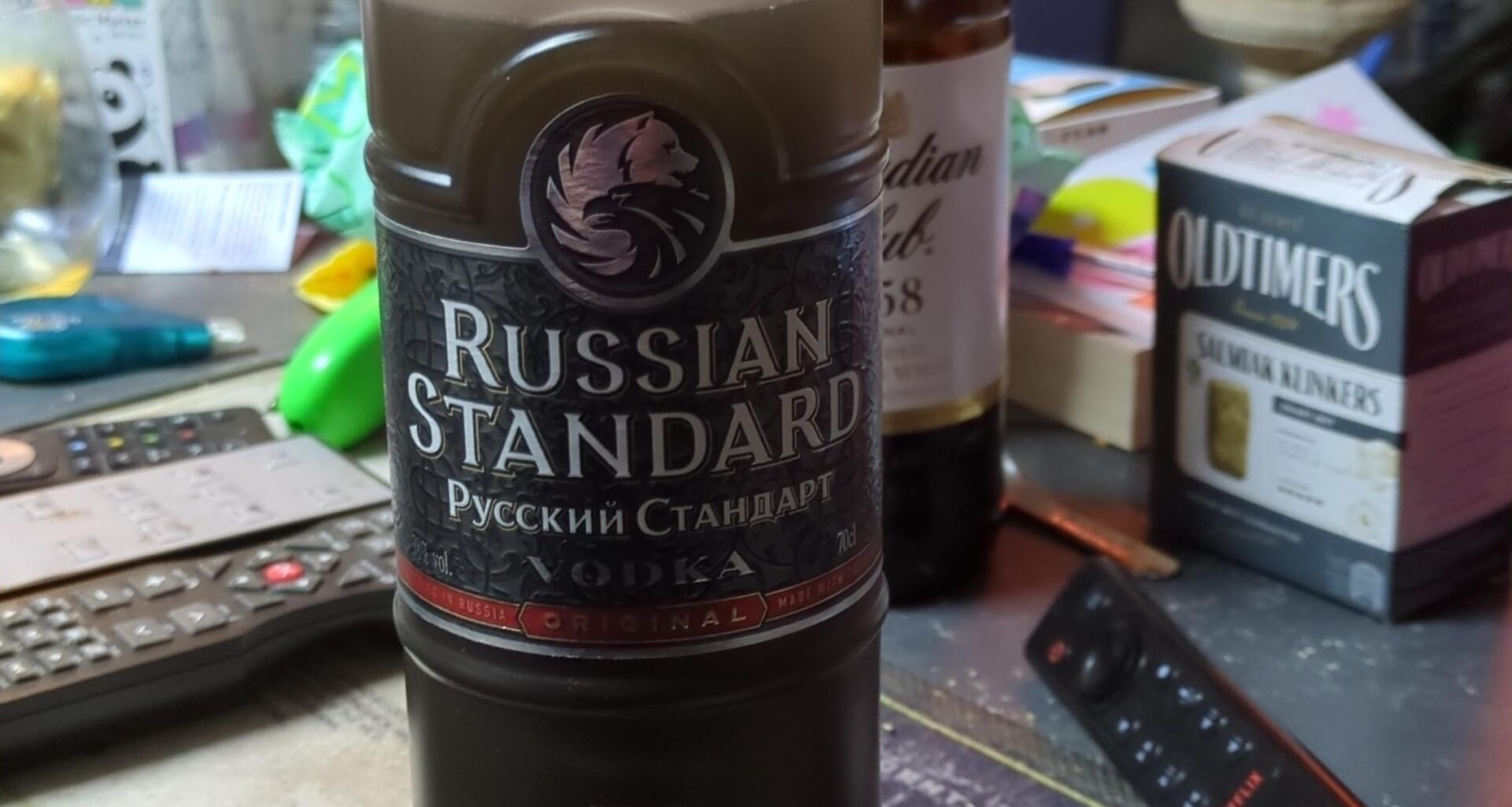 (English) Making a bottle of Tyrkisk Peber vodka in Australia