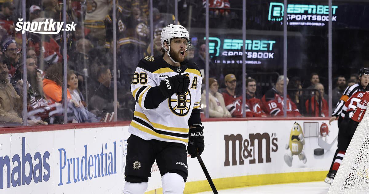 Bruins sa na začiatku prípravy musia zaobísť bez hviezdneho Pastrňáka