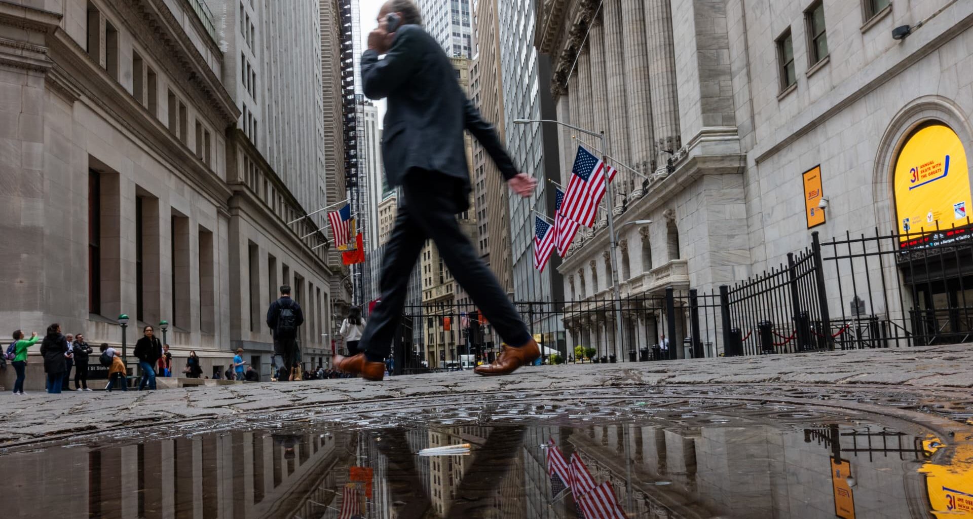Private equity raids Wall Street for fundraising talent