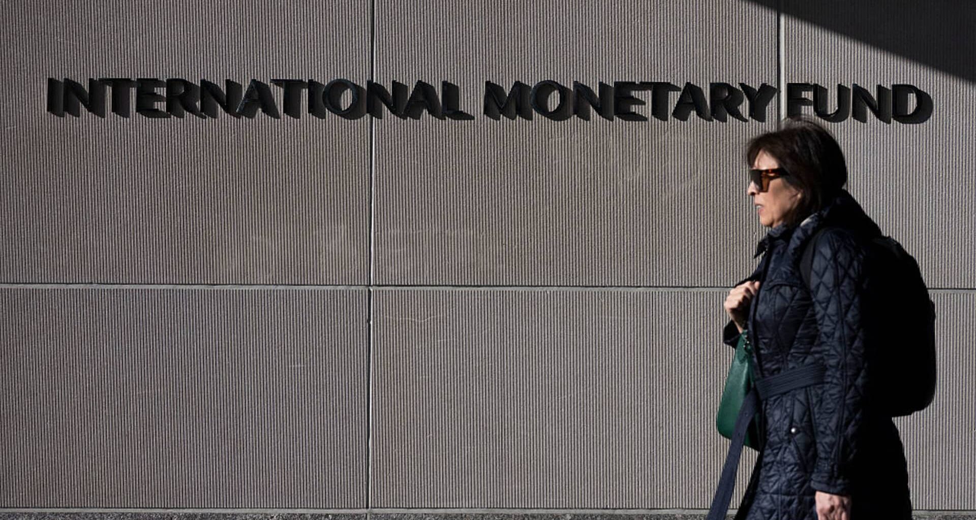 IMF slashes U.S. growth forecast by nearly one percentage point