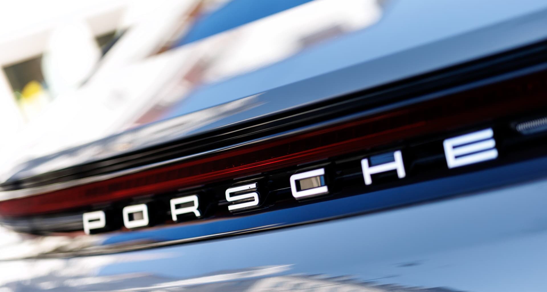 Porsche shares shed 7% after cutting outlook