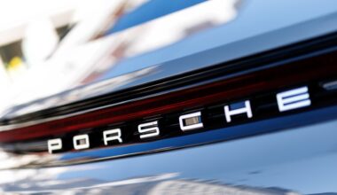 Porsche shares shed 7% after cutting outlook