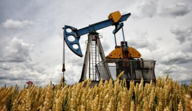U.S. Oil Output Breaks Records: 3 Energy Producers to Watch - September 2, 2025