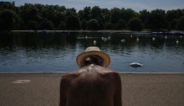 Summer 2025 was UK's hottest on record and experts say 'extremes' like this are becoming more common