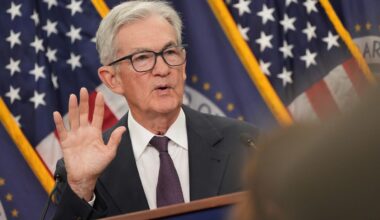 Euro holds at 4-year highs, European equities soar on Fed's dovish cut