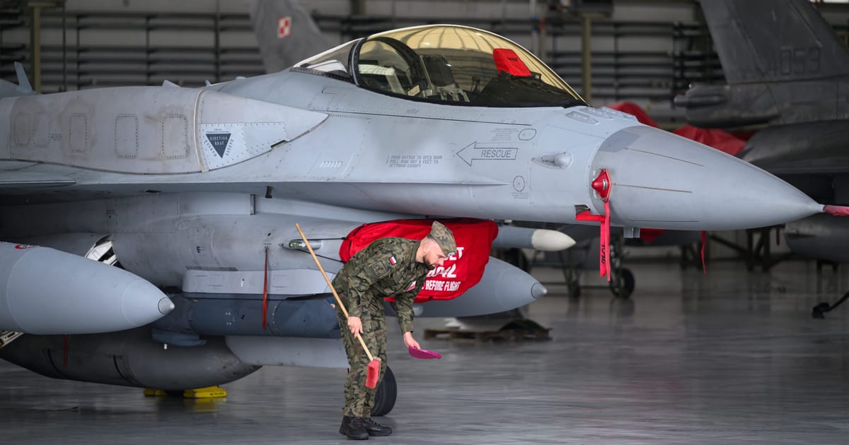 Poland closes airspace, scrambles jets amid ‘massive’ Russian attack on Ukraine – POLITICO