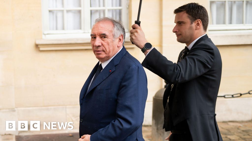 France looks set to throw out another PM