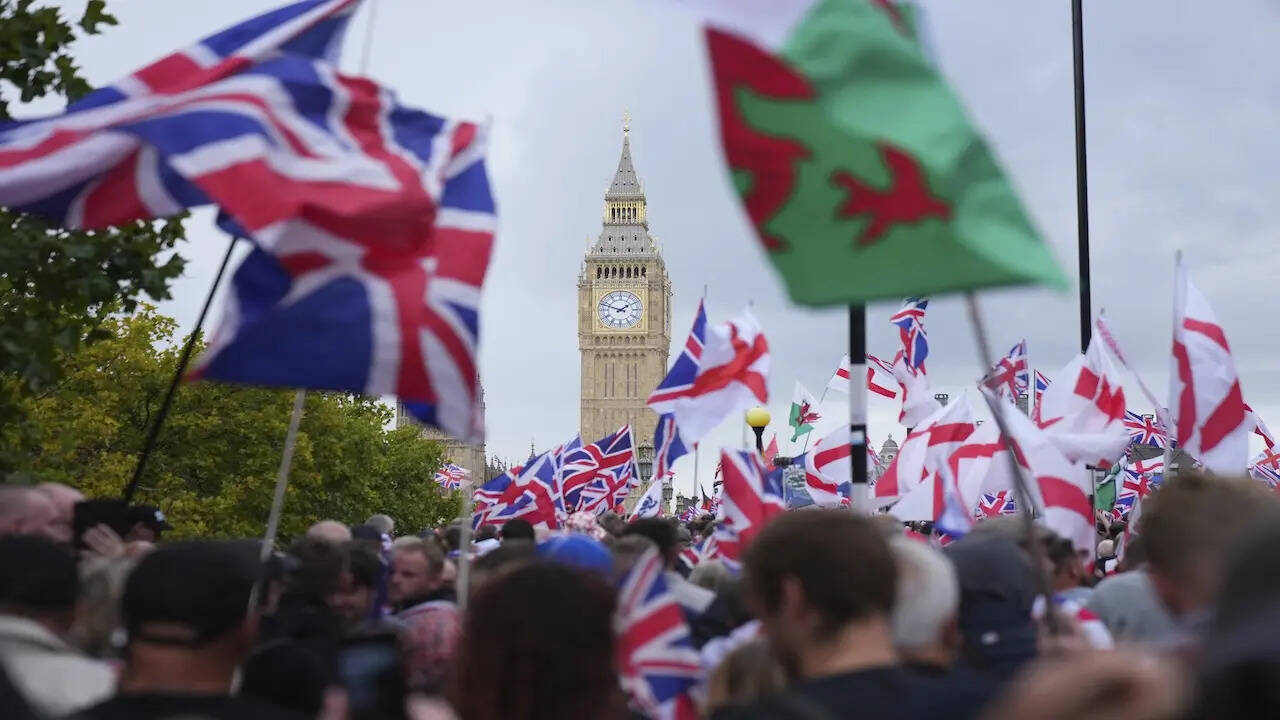 'Brits Will Take It Back': What Is 'Unite the Kingdom' Anti-Immigrant Protest as Hundreds of Thousands Rock London | World News