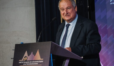 El ministro de Industria y Turismo, Jordi Hereu, durante su intervención en la Universidad Internacional Menéndez Pelayo