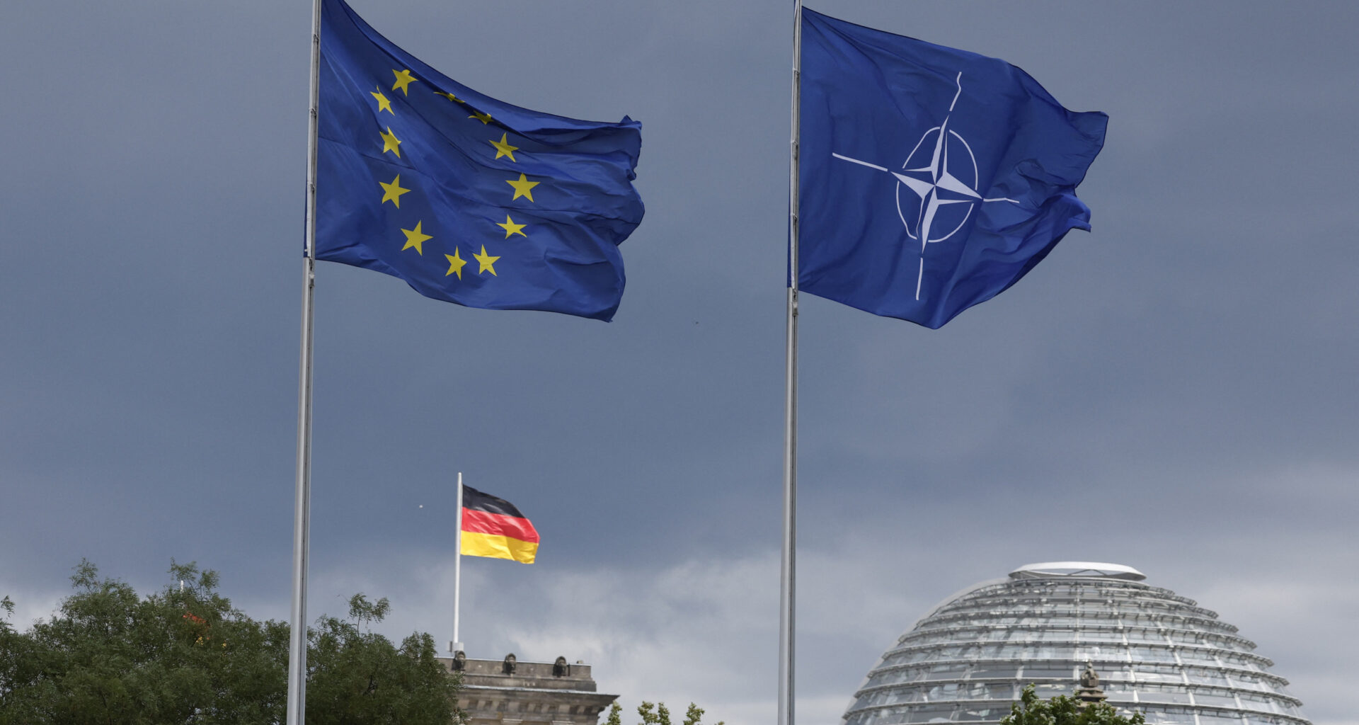 Putin warns on NATO troops in Ukraine