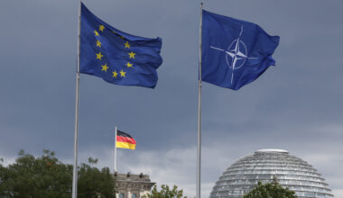 Putin warns on NATO troops in Ukraine