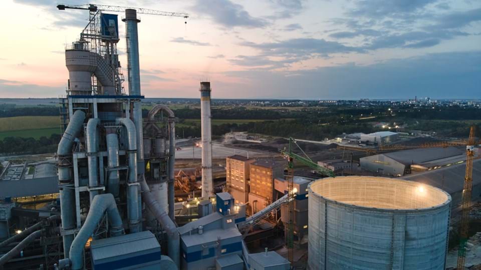 UK cement industry ‘increasingly under threat’ as domestic production falls to record low - News