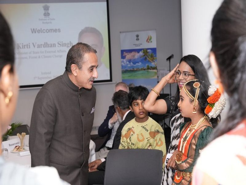 MoS Kirti Vardhan Singh interacts with Indian community in Iceland
