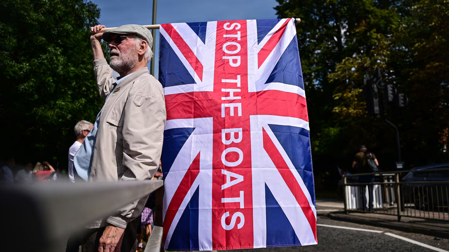 UK Government to Move Asylum Hotel Migrants to Military Barracks in Policy Shift