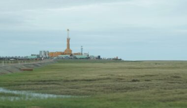 A small Texas firm is gearing up for a $150 million search for oil beneath the Arctic Ocean
