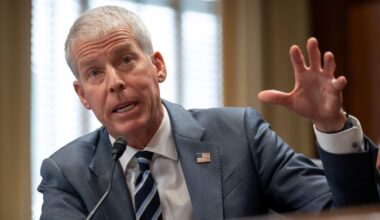 US demands EU stops buying Russian gas if it wants new sanctions on Putin