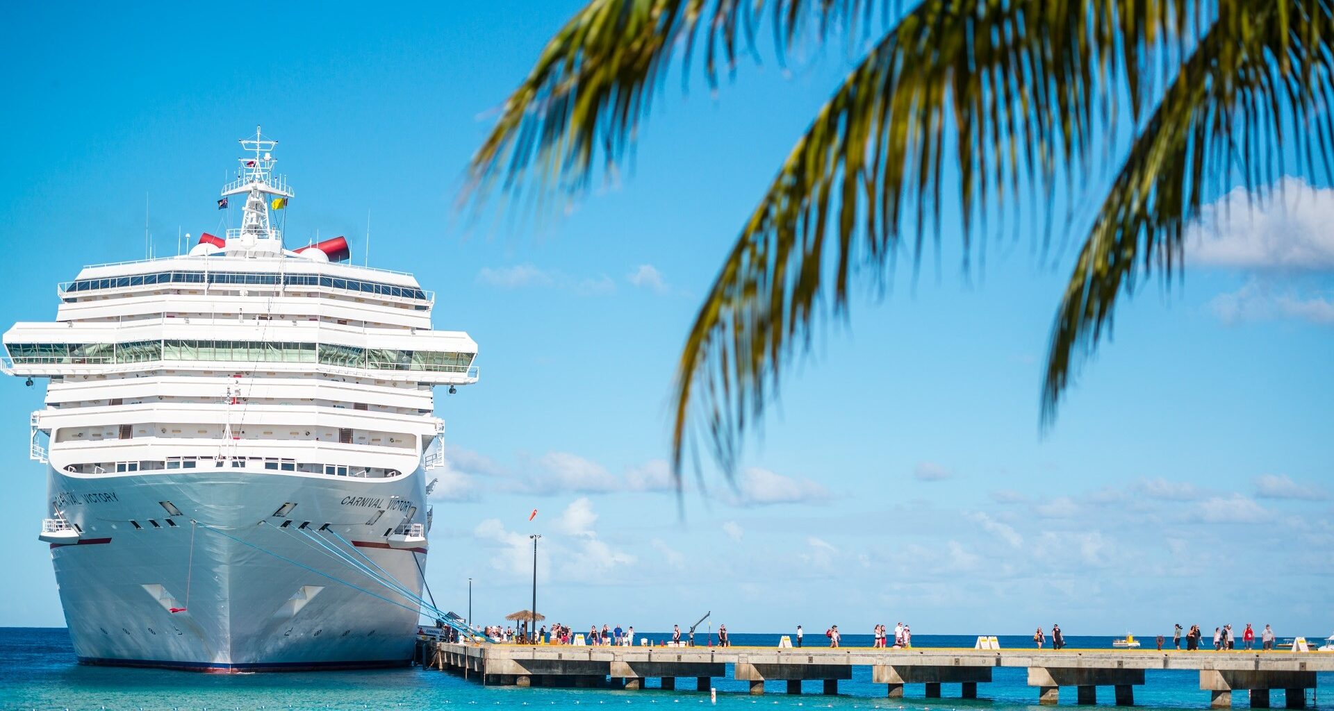 Passengers leaving cruise ship arrived on Grand Turk, Turks and Caicos Islands