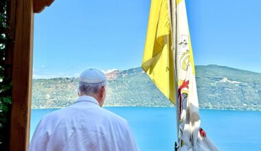 Il Papa torna per meno di una giornata a Castel Gandolfo